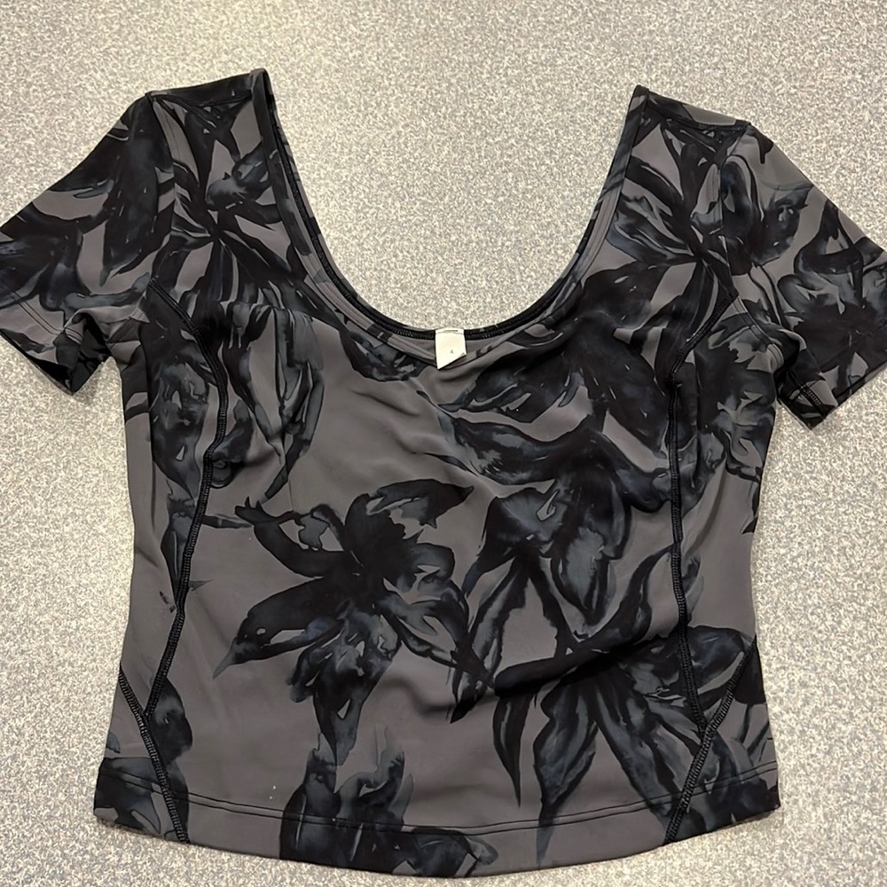 Lululemon Align Crop shirt size 4